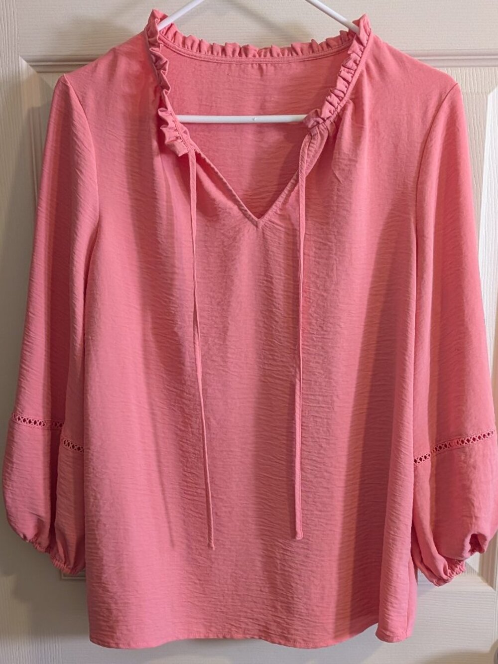 Unbranded peach color 3/4 Sleeve blouse Size 1X ? (no size tag) Ruffled Collar